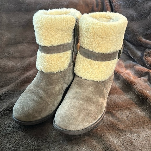 UGG Blayre II Brown Suede Boot Sz 6.5 - Picture 1 of 14